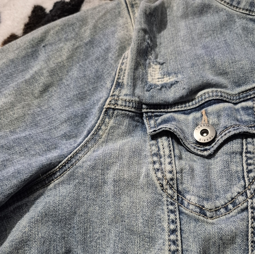 Torrid Denim Jacket - Size 2 - Picture 6 of 9